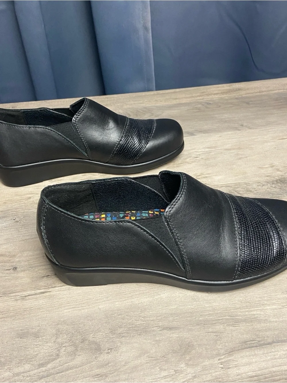 SAS Black Nora Lizard Slip On Wedge Loafers,‎ size 6 W